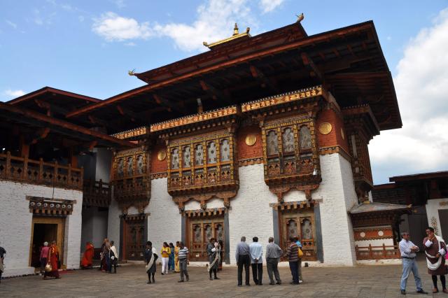 Punakha - na nádvorí džongu
foto: Tomáš KUBUŠ – 