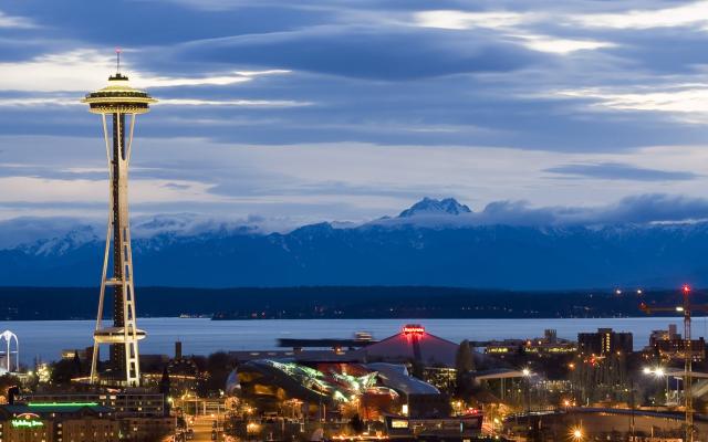 Asi najznámejšou stavbou v Seattle je vyhliadková veža Space Ne