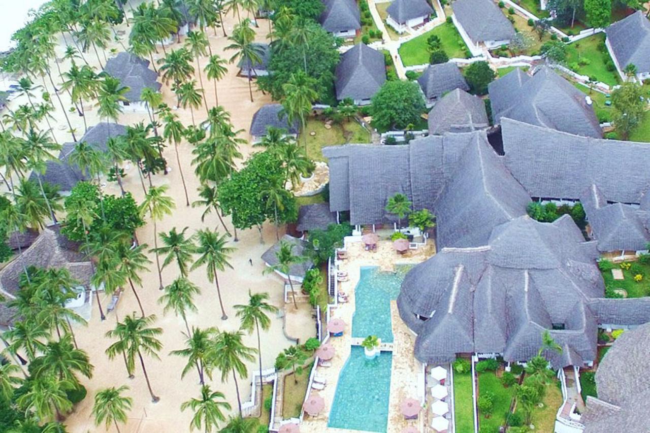 Diamonds Mapenzi Beach resort 4* - letecký pohľad na centrálnu