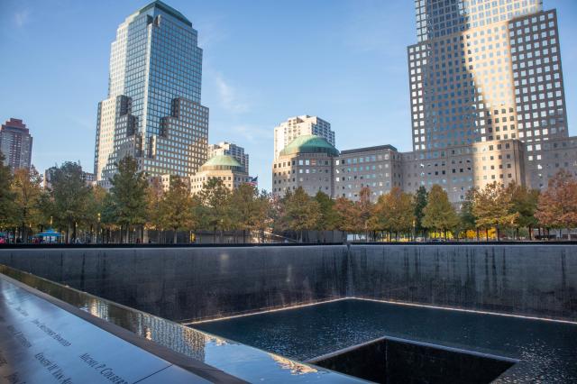 Zastavíme sa na Ground Zero, na mieste, kde kedysi stáli Dvojič