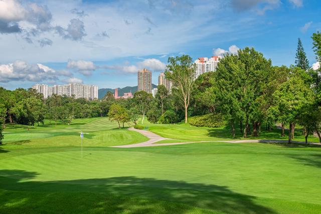 Golfové ihrisko založené v roku 1889 je domovom Hong Kong Open.