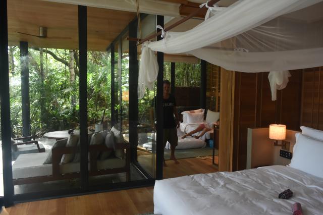 Interiér Hideaway pool villa v Six Senses