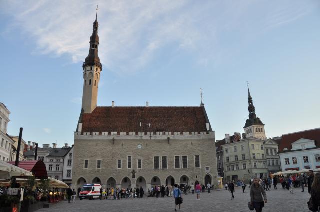 Radnica z roku 1370, Tallinn.
foto: Mirka ZELIZŇÁKOVÁ – 