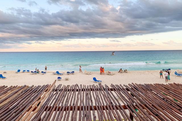 Pláž pred hotelom Royal Solaris Cancun. 
foto: Ľubor KUČERA - 
