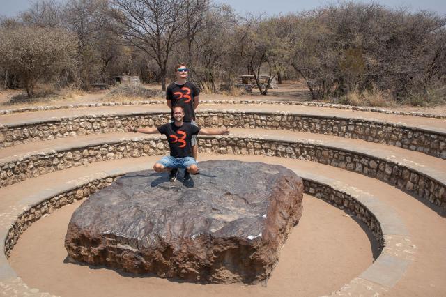 Nevynecháme ani najväčší kus meteoritu na svete. HOBA meteorite
