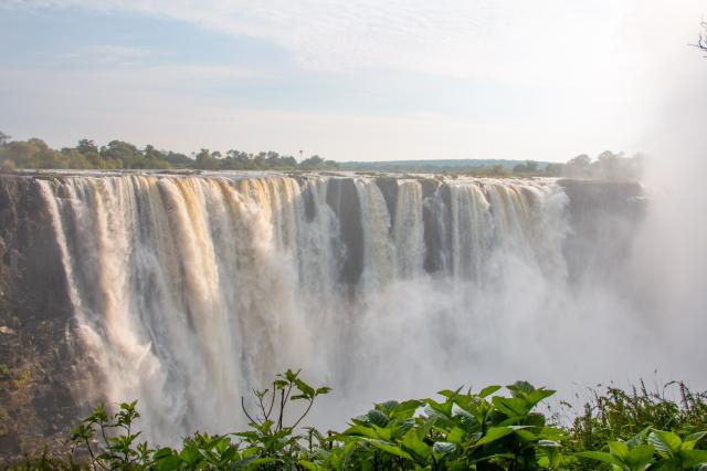 Víta nás Zimbabwe a úžasné Viktóriine vodopády. foto: Martin Ši