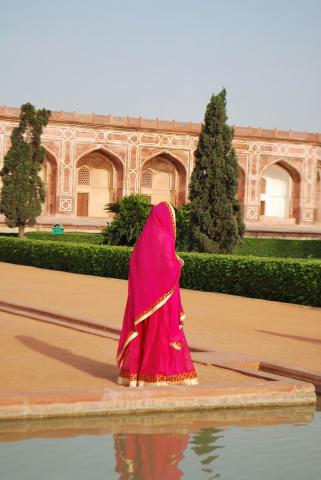 Farebná India