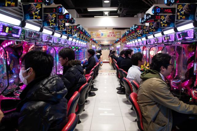 Herne pachinko - gambling po japonsky.
foto : Zuzana Hábeková -