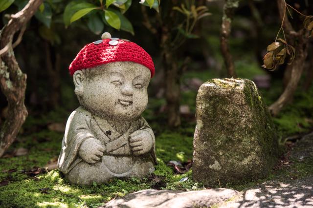 Malý Budha v chráme Daisho-in na ostrove Mijadžima. Na tomto mi