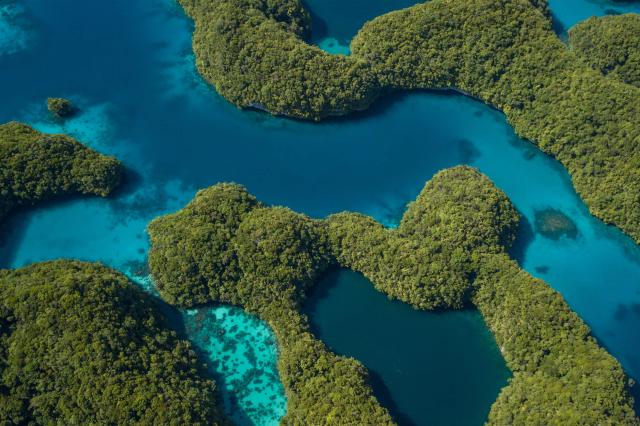 Plavba po Národnom parku Rock Islands, s jeho krásnou zátokou M