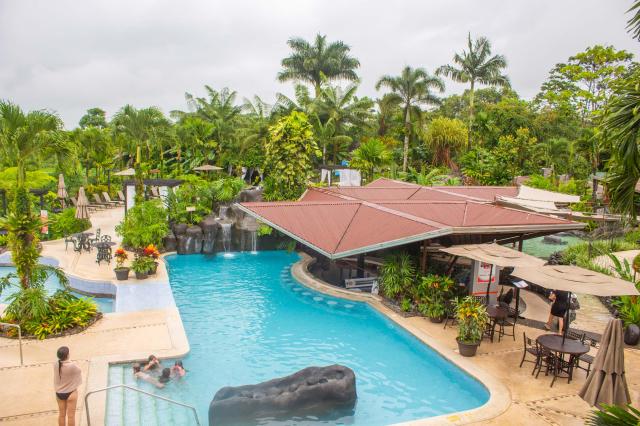 Relax pri bazéne a pokračujeme ďalej. foto: Alena Spišáková –