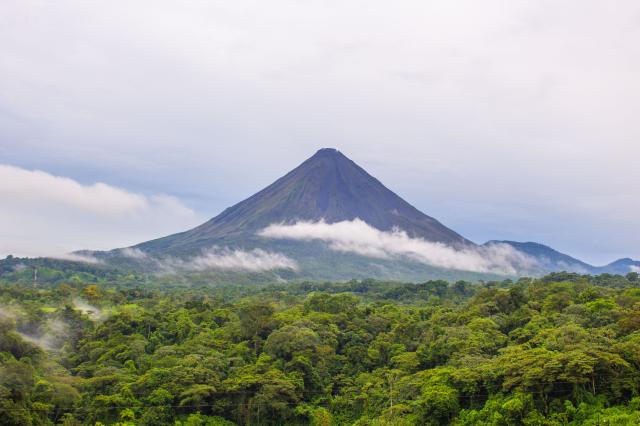 Arenal je jednou z desiatich najaktívnejších sopiek v Amerike.