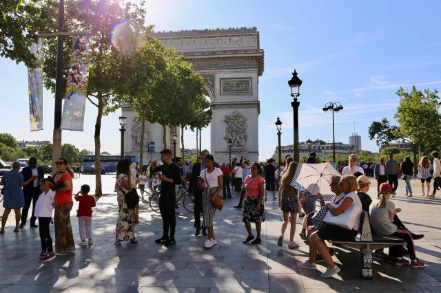 Arc de Triomphe ctí tých, ktorí bojovali a zomreli vo francúzsk