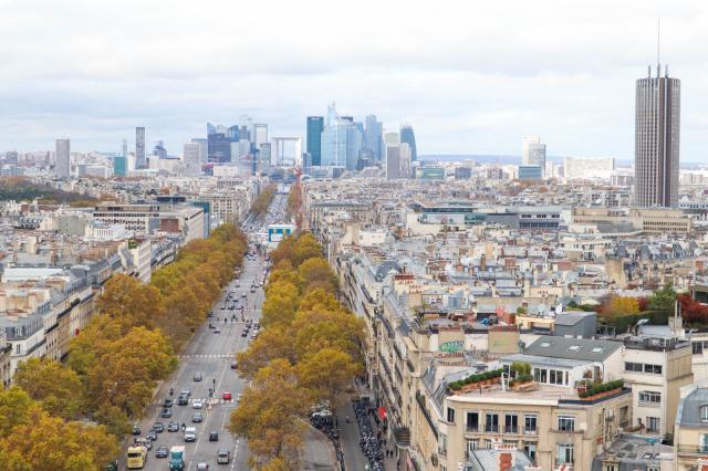 Slávna Champs Elysées z výšky. foto: Martin Lipinský – 