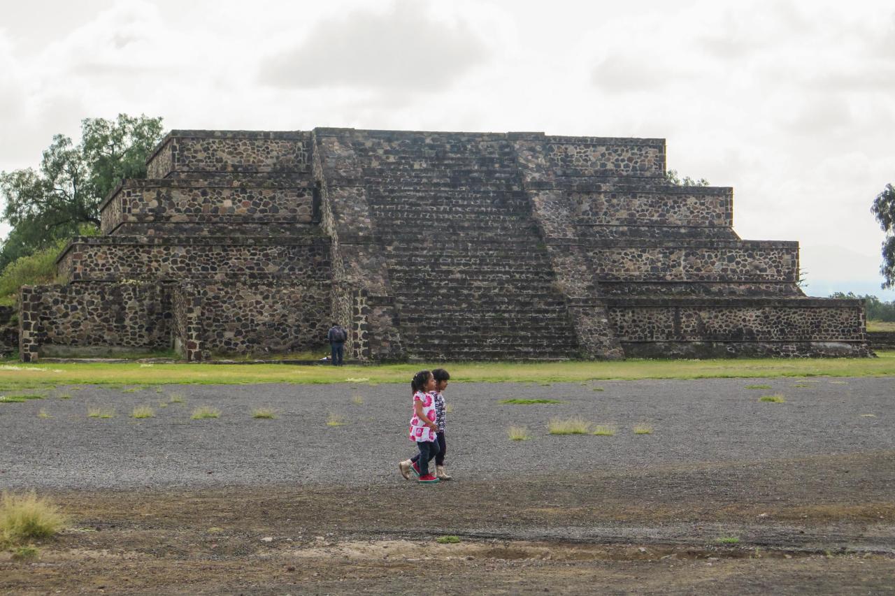 Tajomné pyramídy. Boli tu hrobky či chrámy. sprievodca Vám vše
