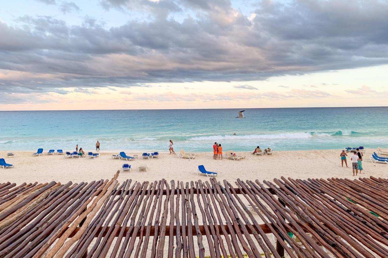 Pláž pred hotelom Royal Solaris Cancun
foto: Ľubor KUČERA -