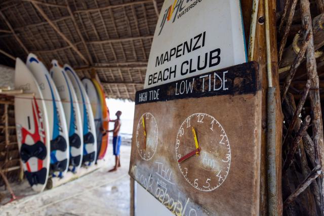 Centrum vodných športov ponúka viacero možností vyžitia. Surf, 