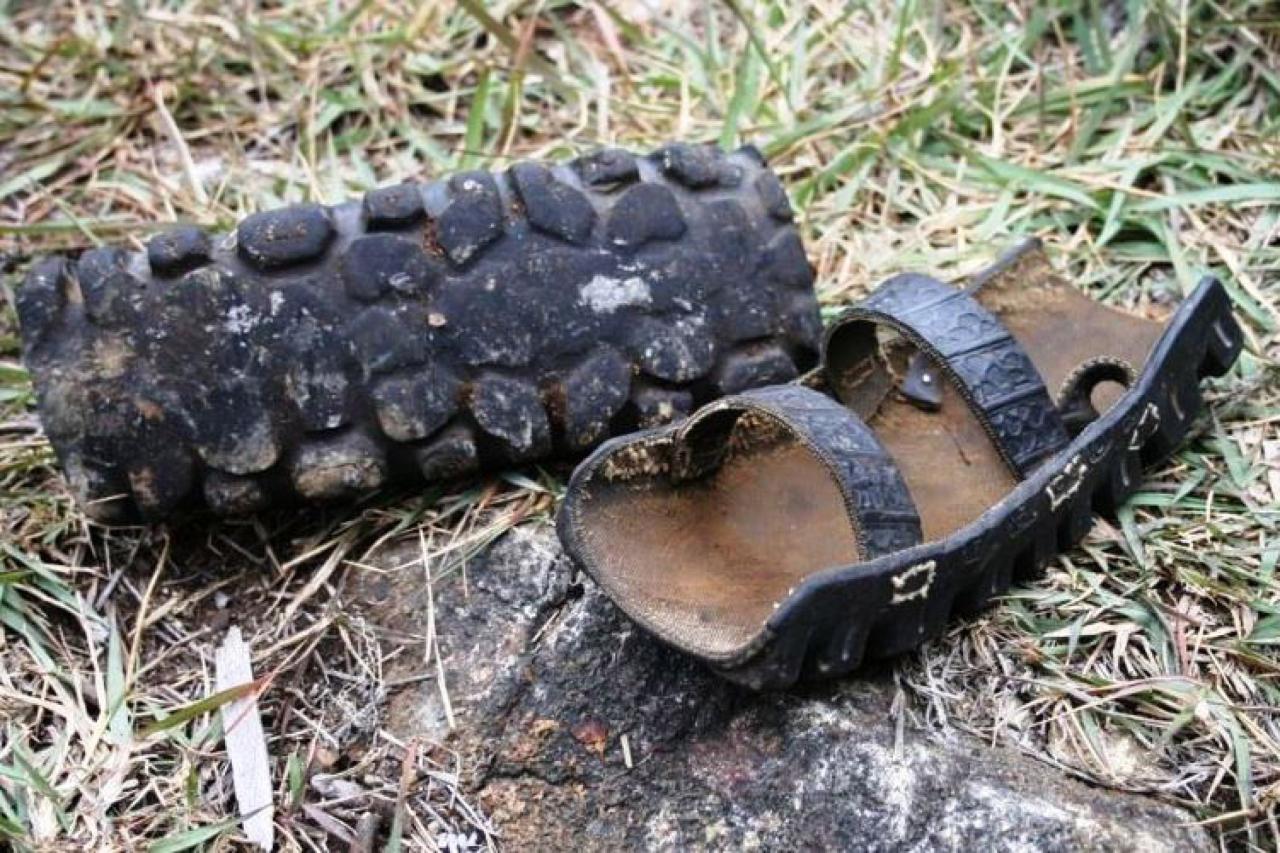 Typická obuv Masajov a ďalších kmeňov vyrobená z pneumatík
