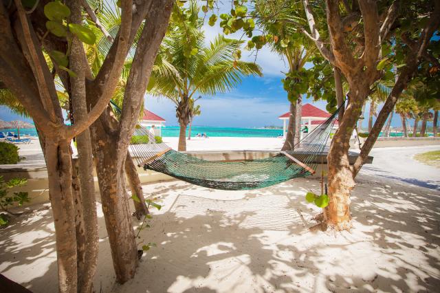 Pláž pred hotelom Breezes.
foto: Breezes Bahamas