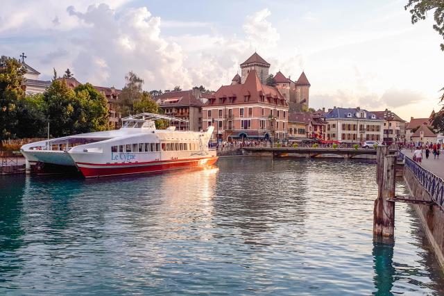 Západ slnka nad Annecy. Romantické miesto. foto: František Keke