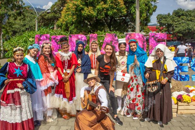 Medellín je známy nočnými klubmi a unikátnou tanečnou scénou. f