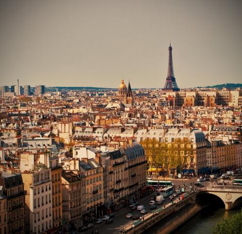 Centrálny Paríž s Eiffelovkou v pozadí