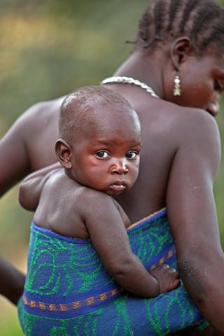 Deti tancujú do neskorej noci a chytajú africký rytmus