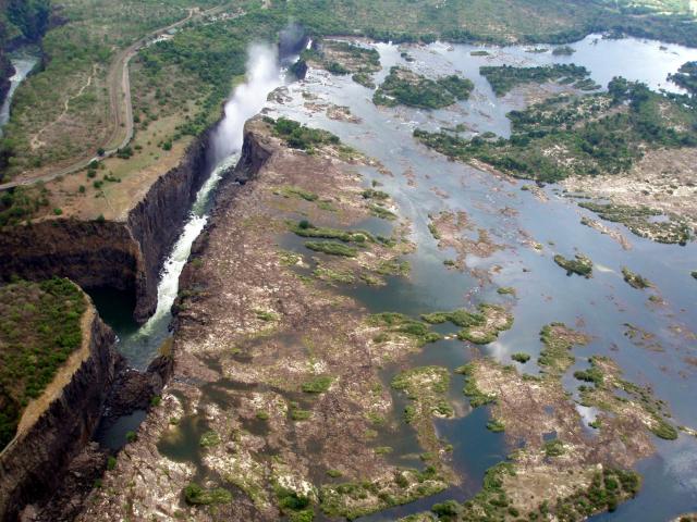 Prilietame na Victoria Falls v Zimbabwe