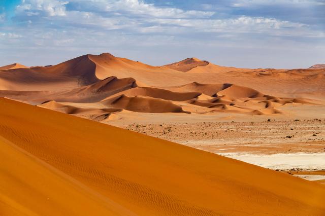 Najväčšie piesočné duny na svete v národnom parku Namib Naukluf