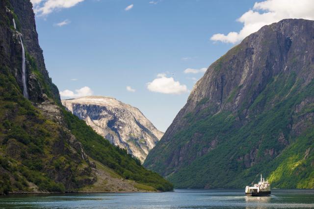 Odporúčame aj plavbu po najkrajšom nórskom fjorde Geiranger.
fo