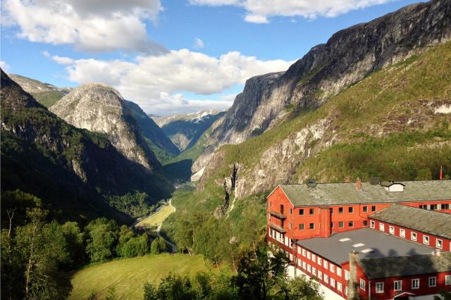 Vyberáme zážitkové hotely. Historický horský hotel Stalheim.
fo