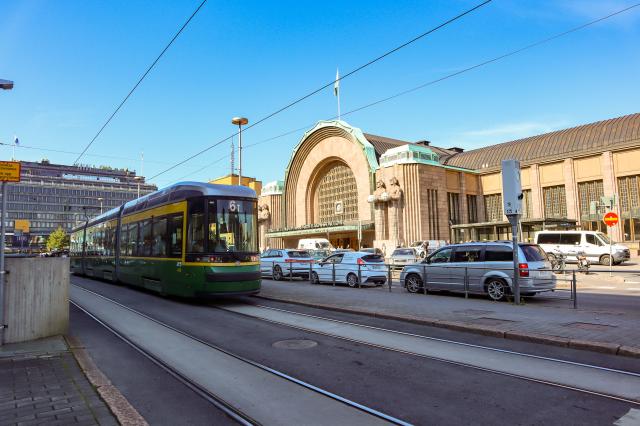Helsinské električky pred hlavnou stanicou.
foto: Eva ANDREJCOV
