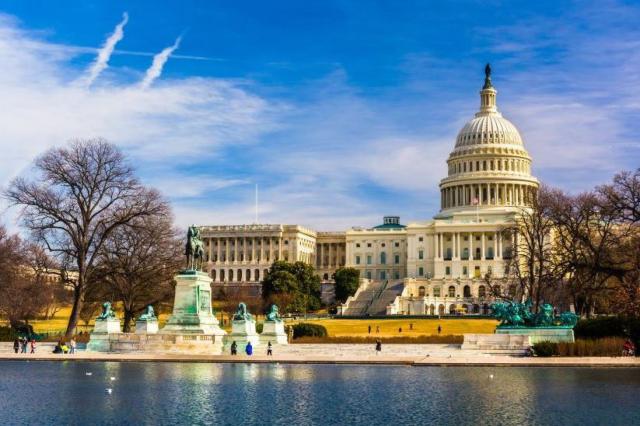 Washington, D.C. - US Capitol - asi najdôležitejšia budova Spoj