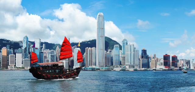 Loďou sa presúvame z Macaa do Hongkongu
