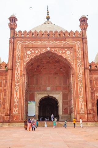 Mešita Badshahi na okraji opevneného mesta Lahore je považovaná