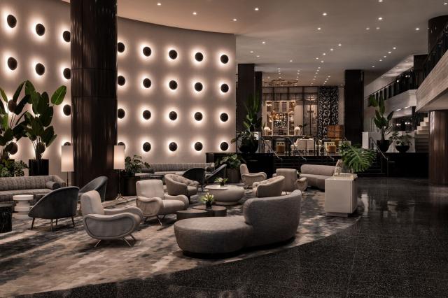 Na rozdiel od mnohých iných moderných luxusných hotelov, Ritz j