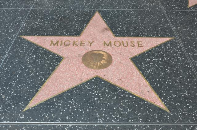 Mickey tu svoju hviezdu má. Budete ju tu raz mať aj vy?