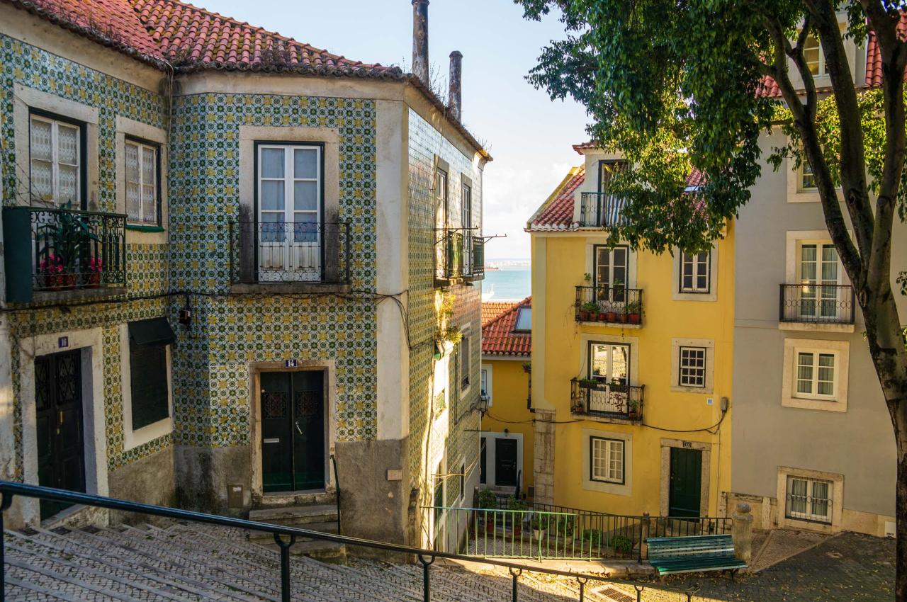 V takýchto uličkách sa zrodila typická portugalská hudba fado,