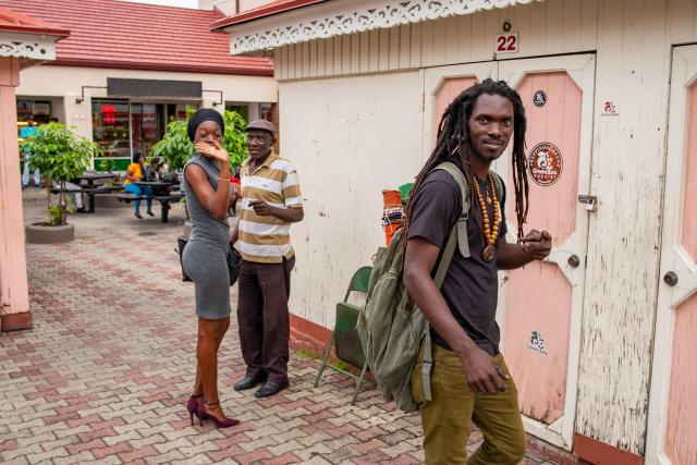 V bývalých britských kolóniách je rastafariánov akosi viac. Sym
