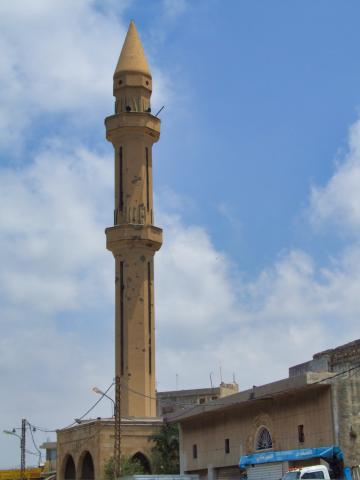 Stopy občianskej vojny pohľadáme aj na minarete, ktorý sa dvíha