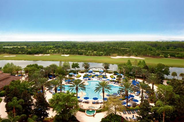 V The Ritz Carlton Grande Lakes máte golfové ihrisko priamo pod
