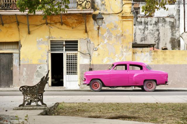 Farebné zákutia. Havana je koloniálna, krásna, revolučná, ošarp