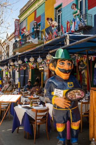 Farebná proletárska štvrť La Boca. 
foto: Laura Lackovičová – 