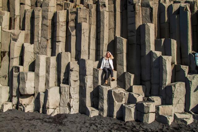 Unikátne čadičové stĺpy na pláži Reynisfjara. Prečo ten zaujíma