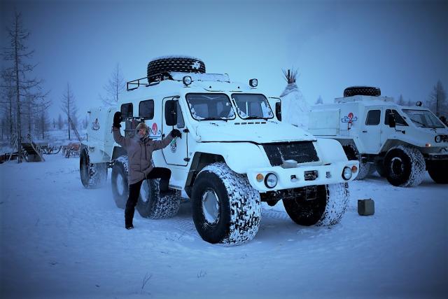 Roman pri jednom z našich Trekolov. Hummer je ako angličák. 6x6