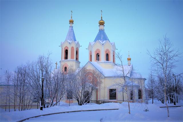 Pravoslávny kostol v ktorom je teplo. Postavil nemecký architek