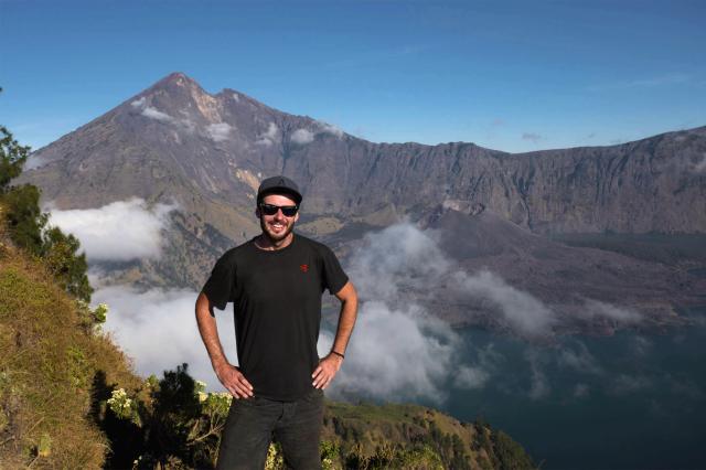 Výhľad do kráteru sopky Rinjani
foto : Martin ŠIMKO — 
