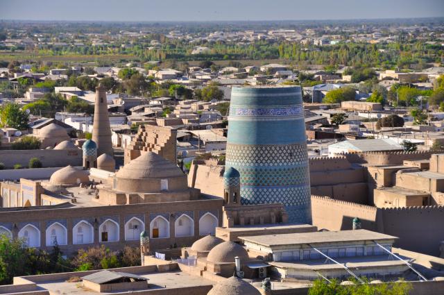 Výhľad z minaretu Islam Chodža na Chivu je unikátny pohľad na k