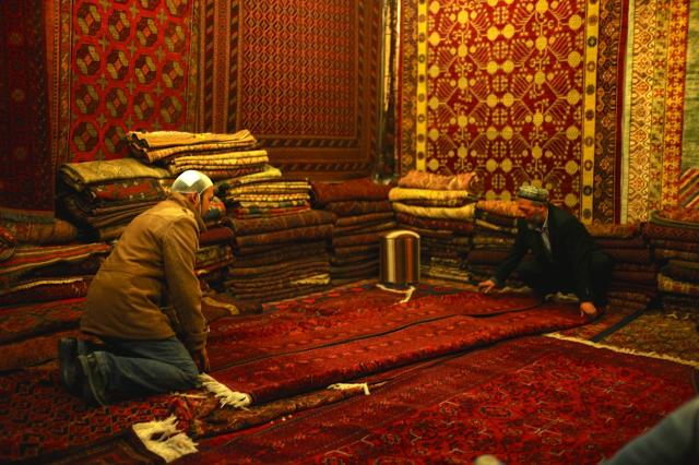 Tradičné koberce Kashgar nájdete iba v meste Kašgar! foto: Ľubo