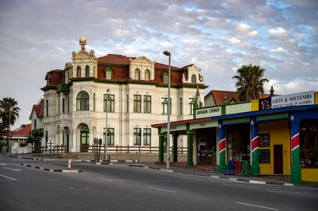 Podobne ako Lüderitz, aj Swakopmund má množstvo historických bu